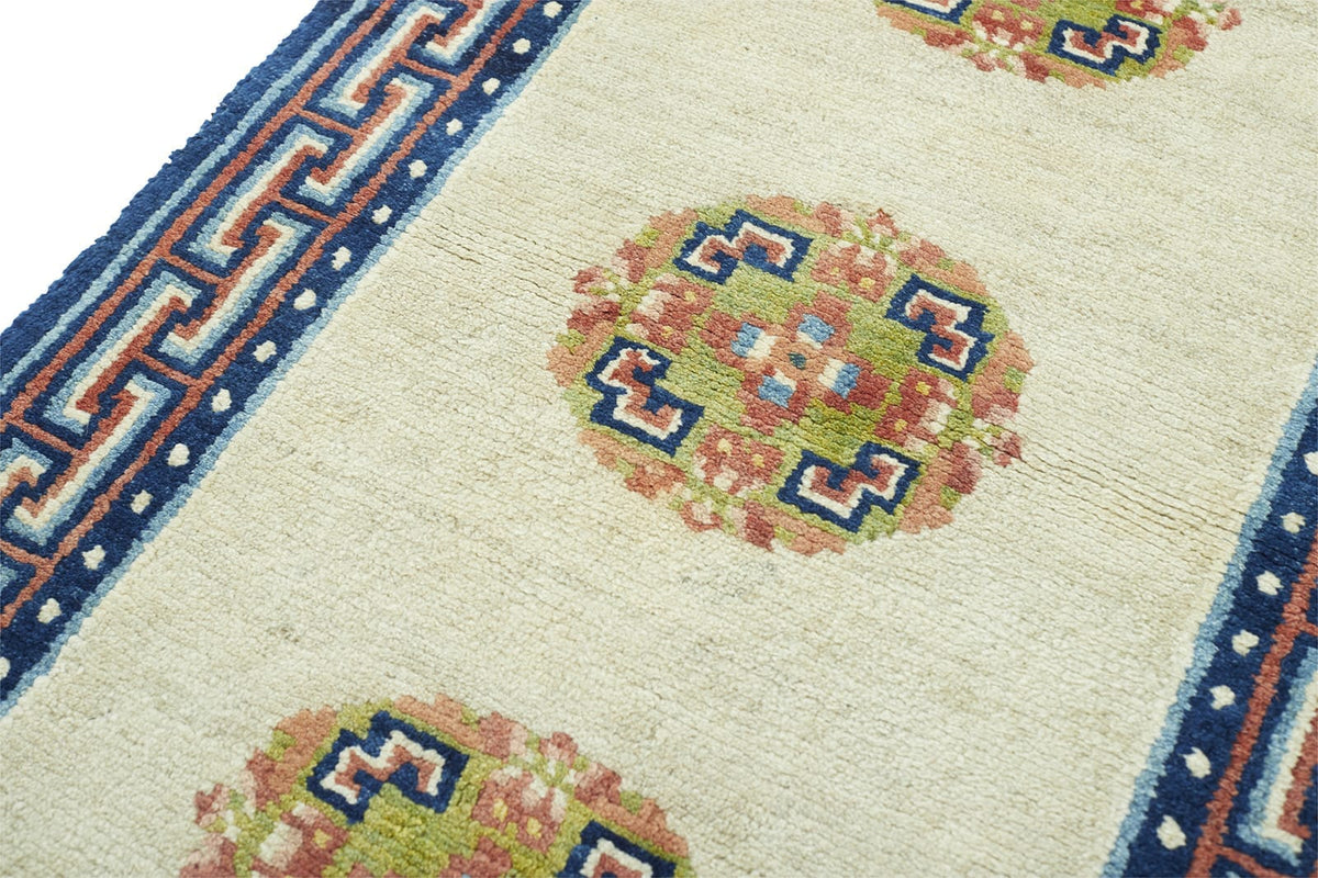 ANTIQUE TIBETAN 2' 4" x 4' 8" Rug Detail 3