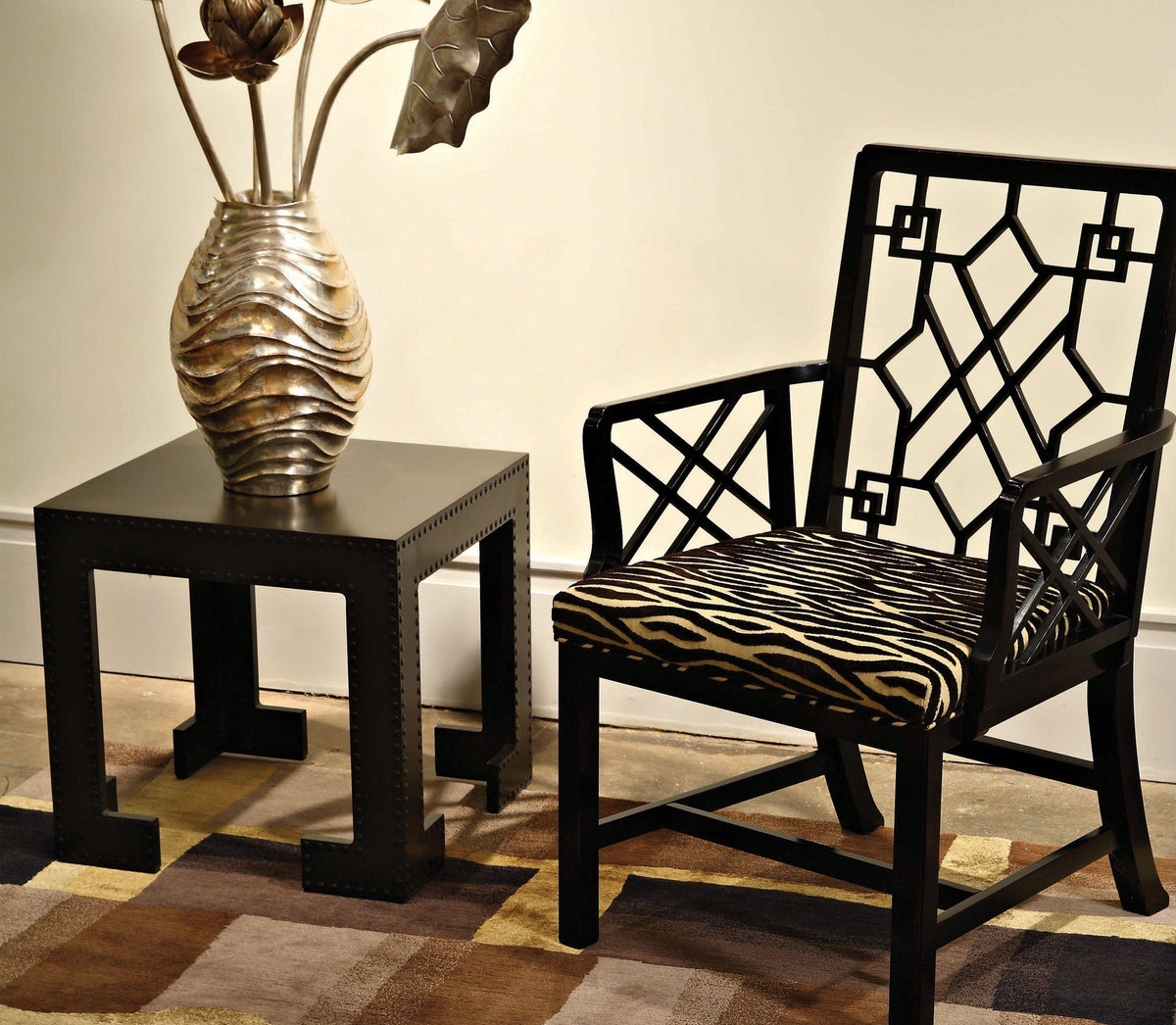 EVA H BLACKSTONE Lifestyle room-image Tufenkian Artisan Carpets