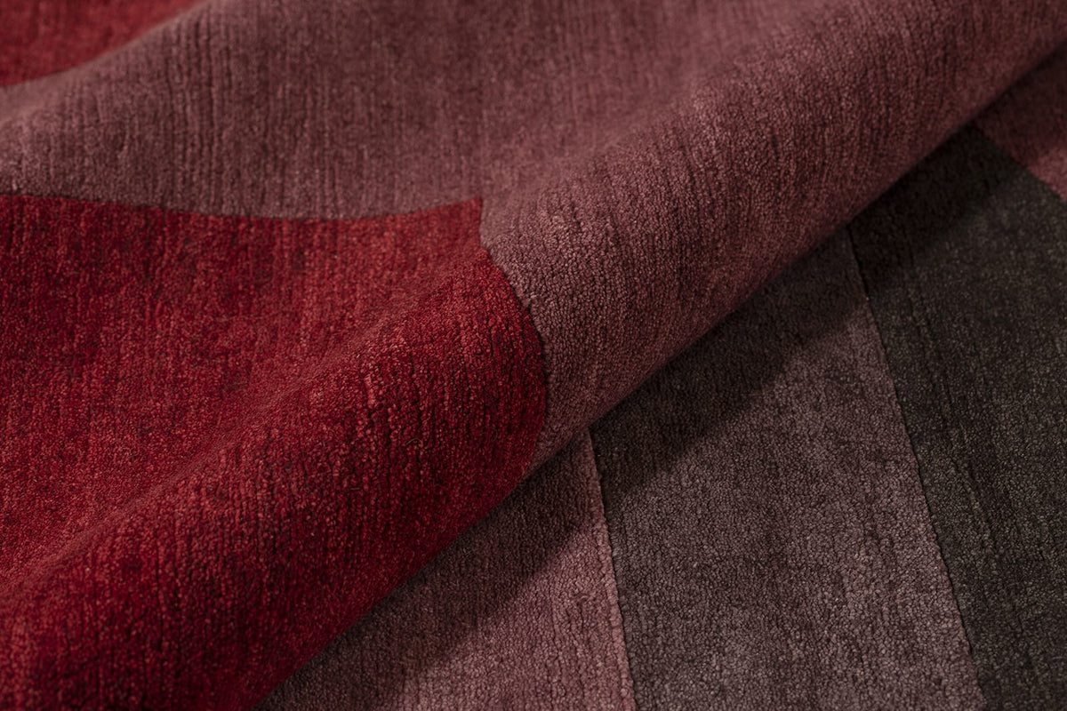 detail image of Turnstile Merlot hand knotted area rug design by Tufenkian
