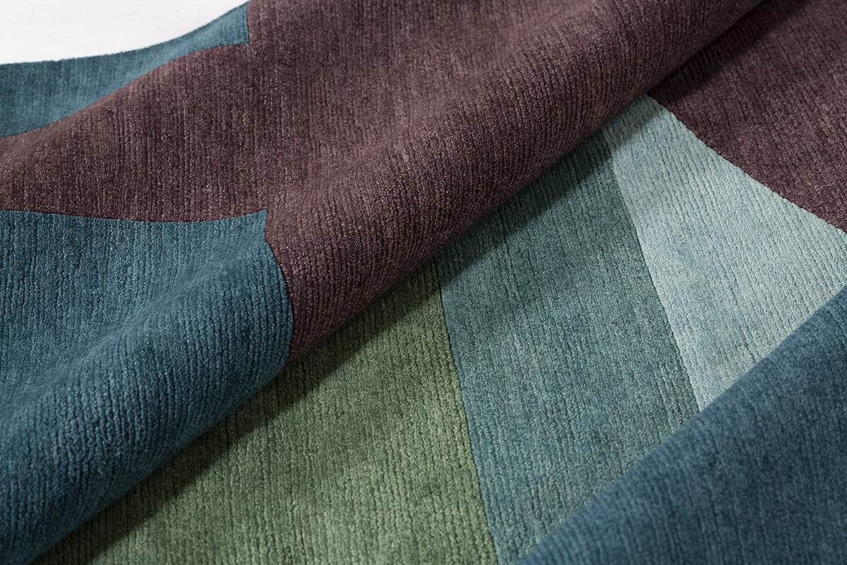 detail image of Turnstile Teal hand knotted area rug design by Tufenkian