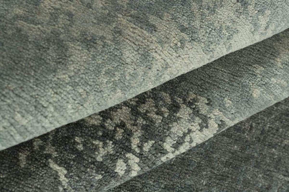 WATERCOLOR OCEAN MIST Product Tufenkian Artisan Carpets