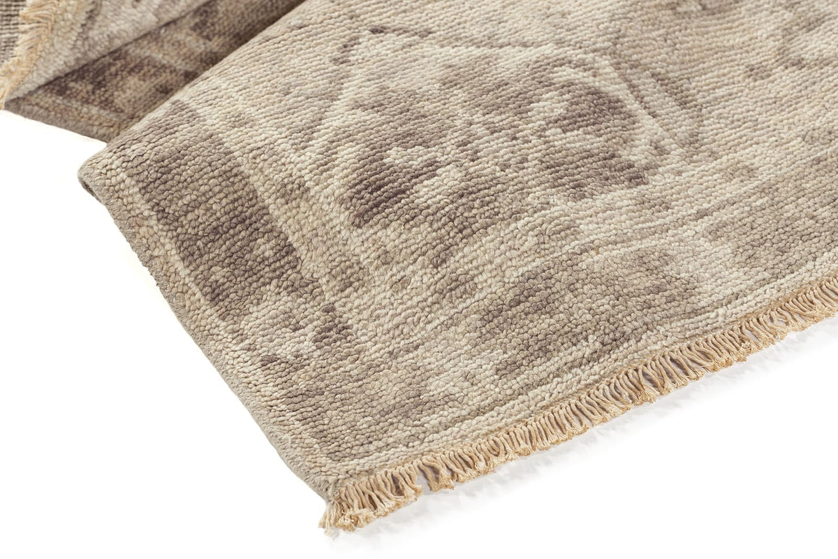HERIZ V TAUPE 4 X 6 SAMPLE