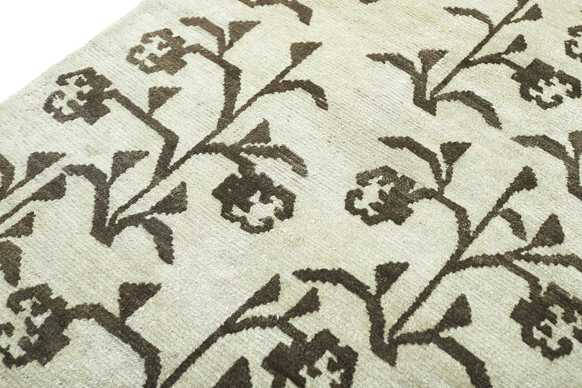 ANTIQUE TIBETAN KHADEN 2' 8" x 5' 4" 19th C Rug Detail 1
