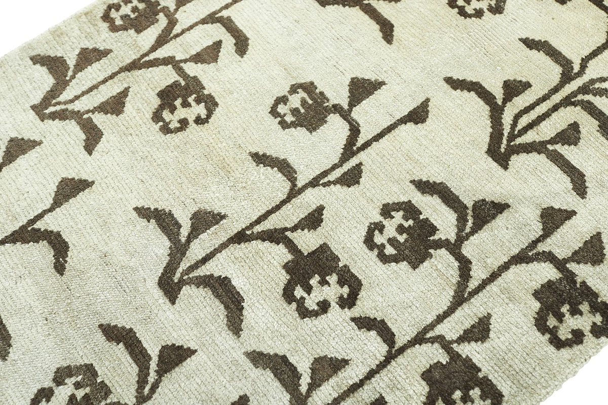 ANTIQUE TIBETAN KHADEN 2' 8" x 5' 4" 19th C Rug Detail 2