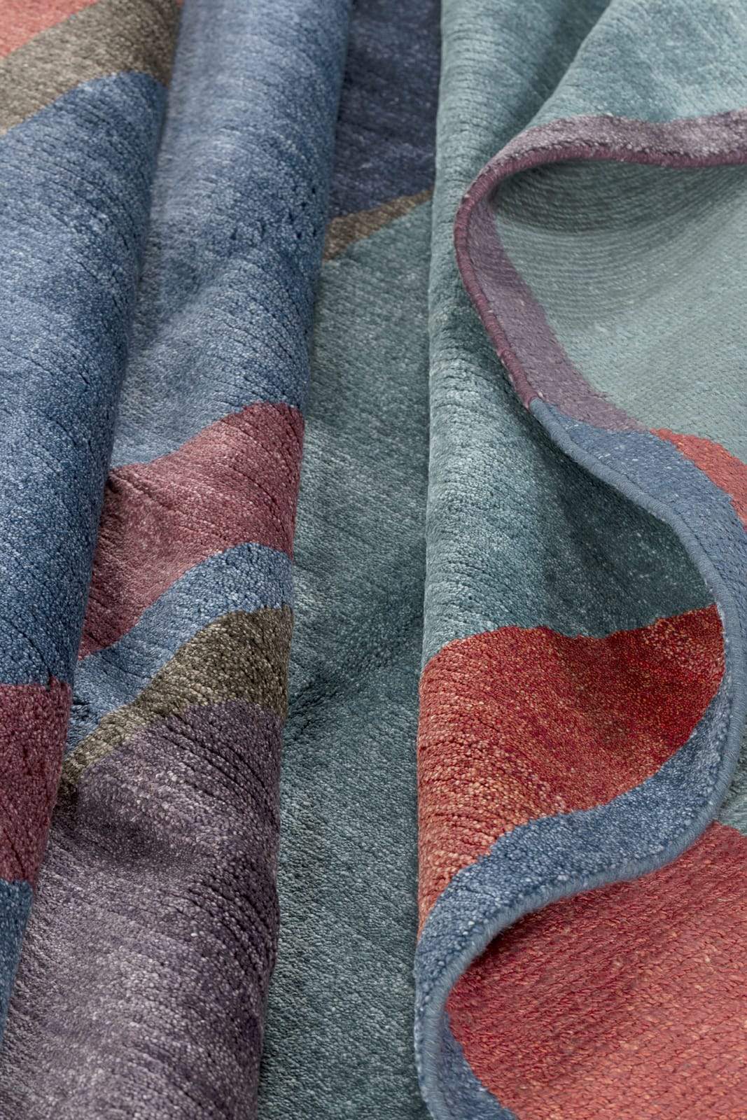 AVALON RED Product Tufenkian Artisan Carpets 