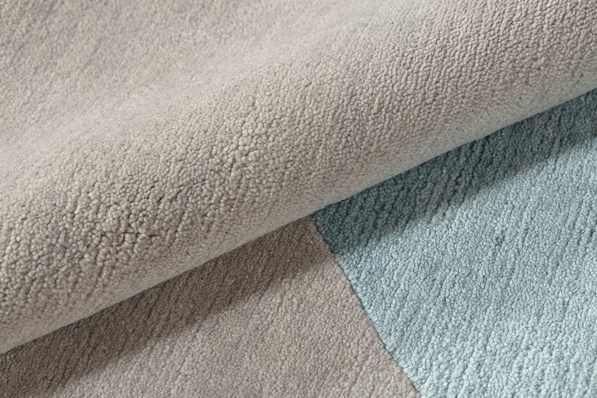 detail image of Turnstile Grey hand knotted area rug design by Tufenkian